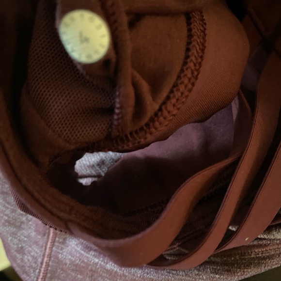 Lululemon Extra Mile 2 In 1 Tank Heathered Garnet / Garnet Athleisure Workout 4 - Picture 10 of 10